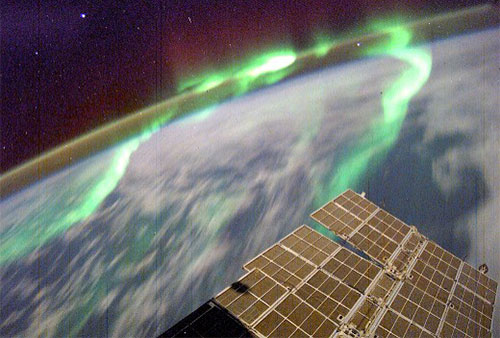 Волна магнитной бури - снимок с орбитально станции